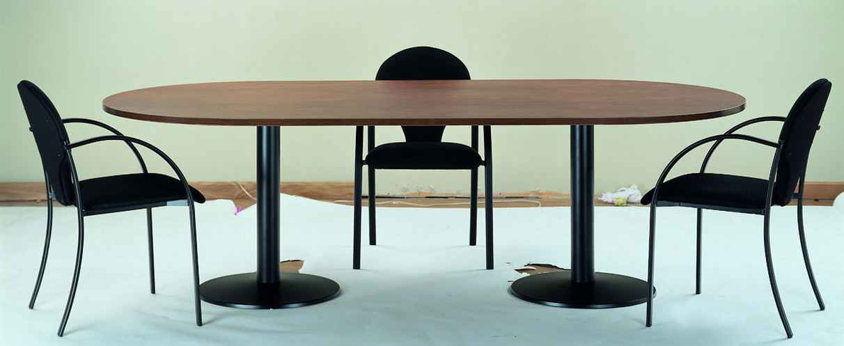 mesa de juntas reeuniones ovalada